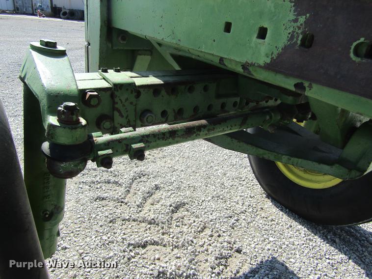 image for item DE6660 1974 John Deere 4230 tractor