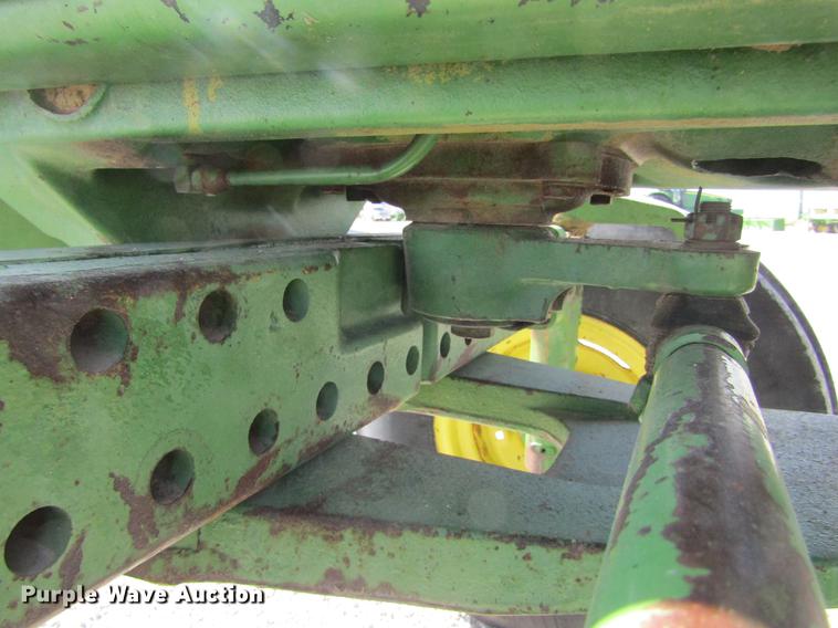 image for item DE6660 1974 John Deere 4230 tractor
