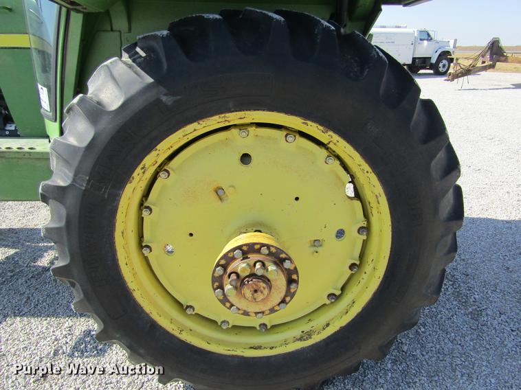 image for item DE6660 1974 John Deere 4230 tractor