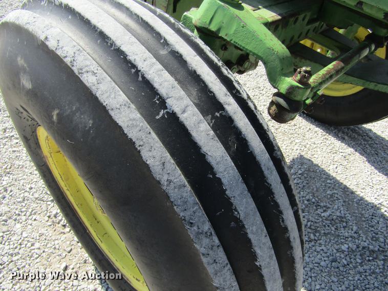 image for item DE6660 1974 John Deere 4230 tractor
