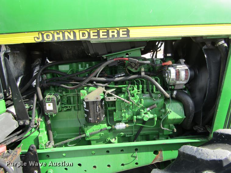 image for item DE6661 1998 John Deere 7810 MFWD tractor