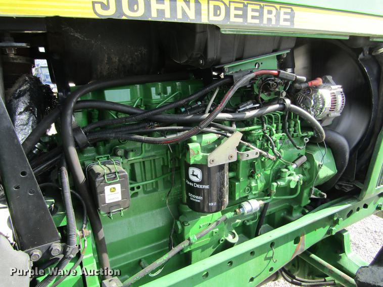 image for item DE6661 1998 John Deere 7810 MFWD tractor