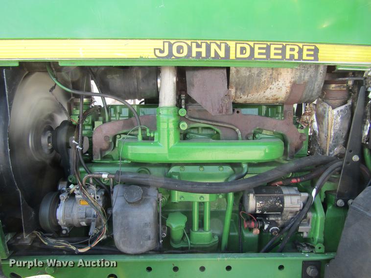 image for item DE6661 1998 John Deere 7810 MFWD tractor