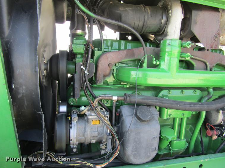 image for item DE6661 1998 John Deere 7810 MFWD tractor