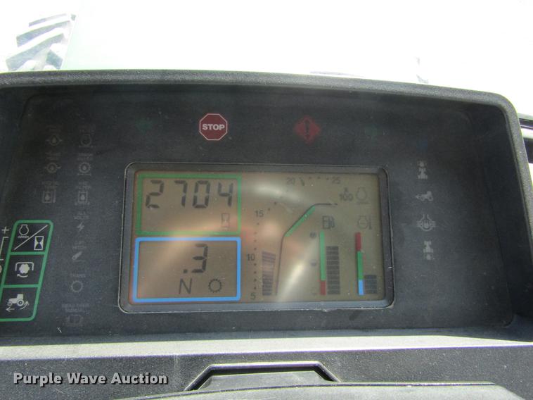 image for item DE6661 1998 John Deere 7810 MFWD tractor