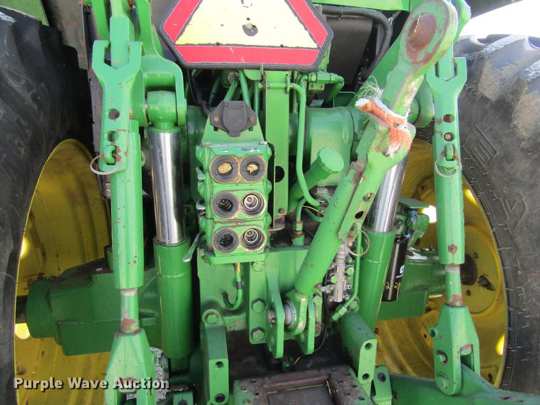 image for item DE6661 1998 John Deere 7810 MFWD tractor