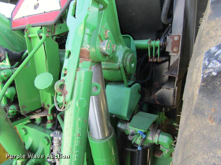 image for item DE6661 1998 John Deere 7810 MFWD tractor