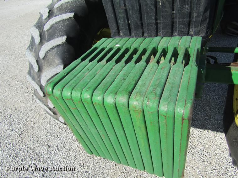 image for item DE6661 1998 John Deere 7810 MFWD tractor