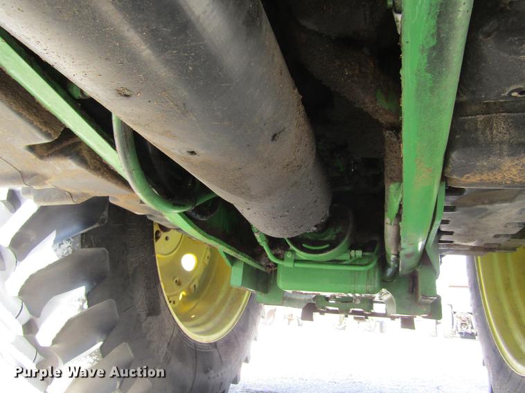 image for item DE6661 1998 John Deere 7810 MFWD tractor