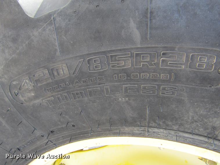 image for item DE6661 1998 John Deere 7810 MFWD tractor