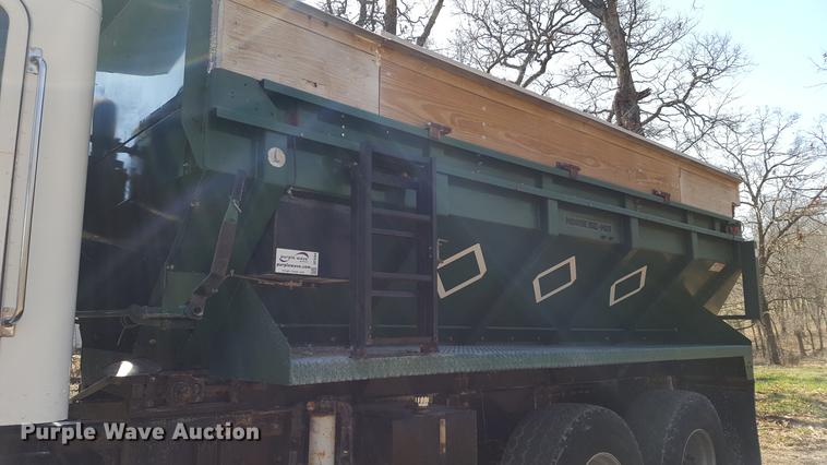 image for item DF3594 1996 Peterbilt 357 applicator truck