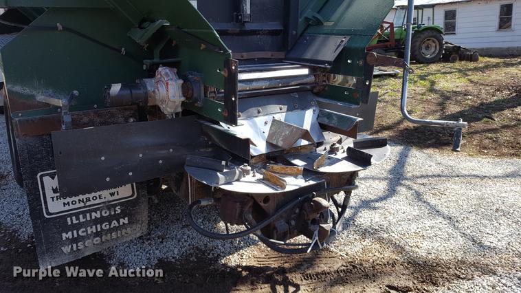 image for item DF3594 1996 Peterbilt 357 applicator truck