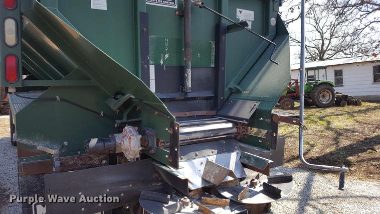 image for item DF3594 1996 Peterbilt 357 applicator truck