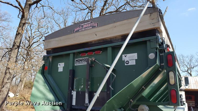 image for item DF3594 1996 Peterbilt 357 applicator truck