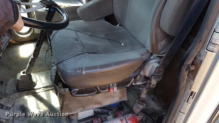 image for item DF3594 1996 Peterbilt 357 applicator truck