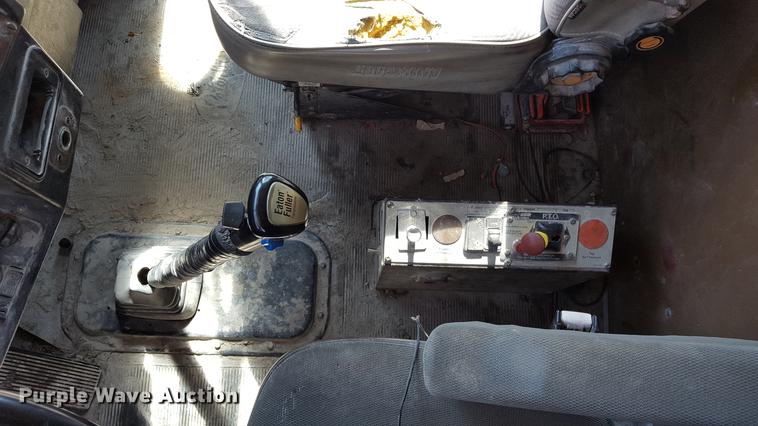 image for item DF3594 1996 Peterbilt 357 applicator truck