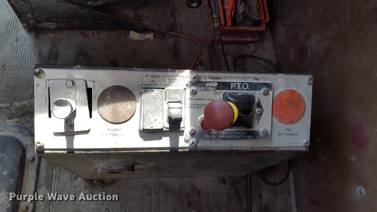 image for item DF3594 1996 Peterbilt 357 applicator truck