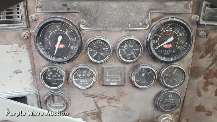 image for item DF3594 1996 Peterbilt 357 applicator truck