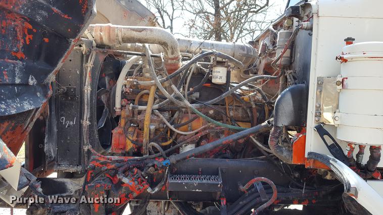 image for item DF3594 1996 Peterbilt 357 applicator truck