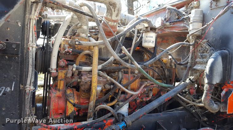 image for item DF3594 1996 Peterbilt 357 applicator truck