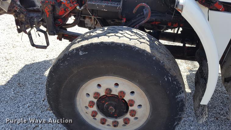 image for item DF3594 1996 Peterbilt 357 applicator truck