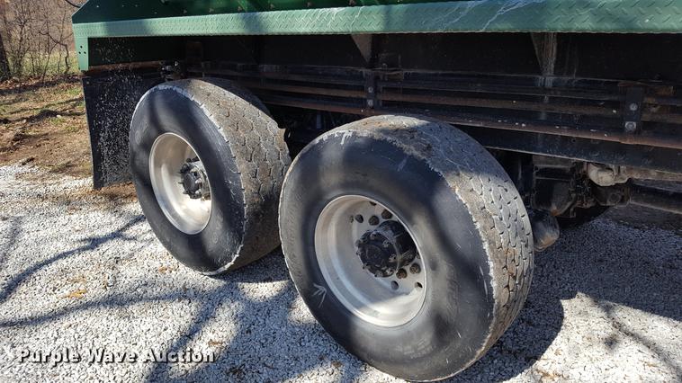 image for item DF3594 1996 Peterbilt 357 applicator truck