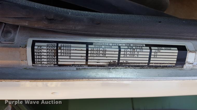 image for item DF3594 1996 Peterbilt 357 applicator truck