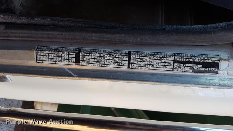 image for item DF3594 1996 Peterbilt 357 applicator truck