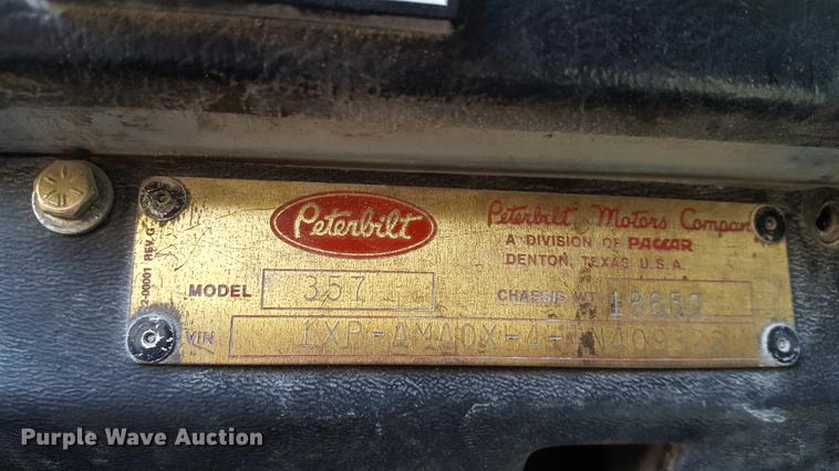 image for item DF3594 1996 Peterbilt 357 applicator truck