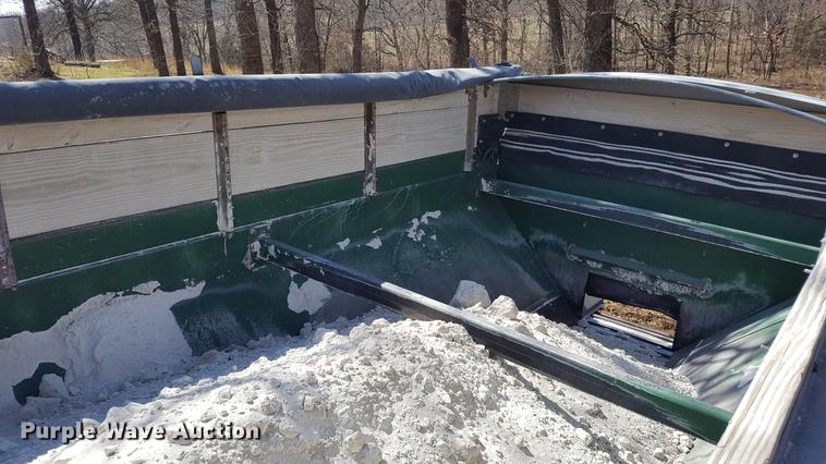 image for item DF3594 1996 Peterbilt 357 applicator truck