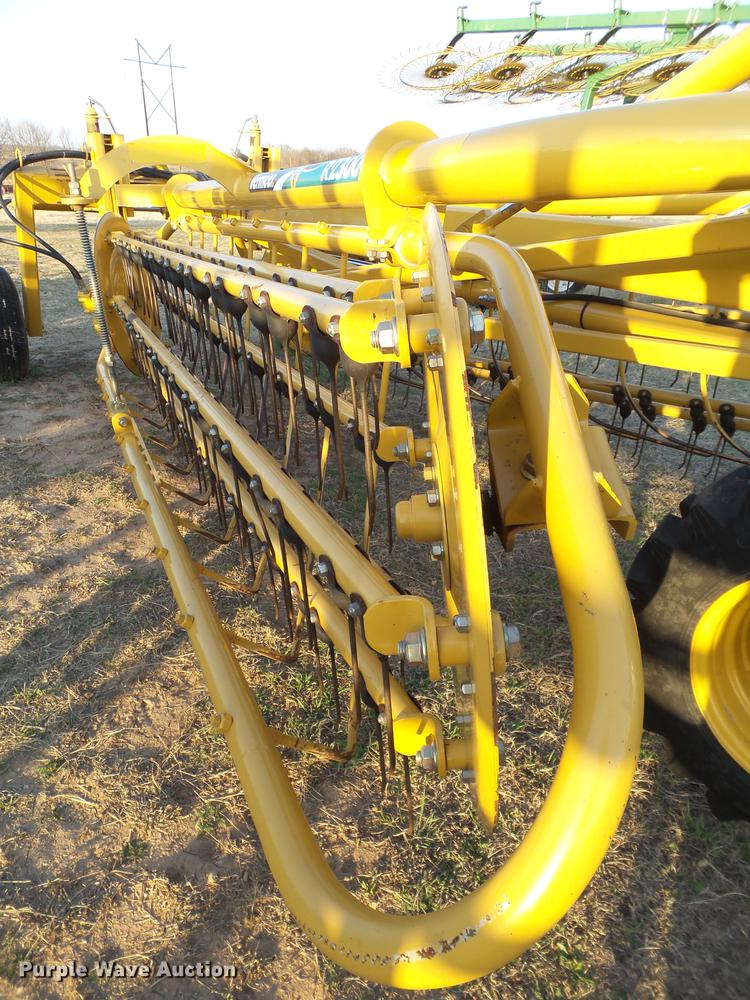 image for item EI9553 Vermeer R2300 hay rake