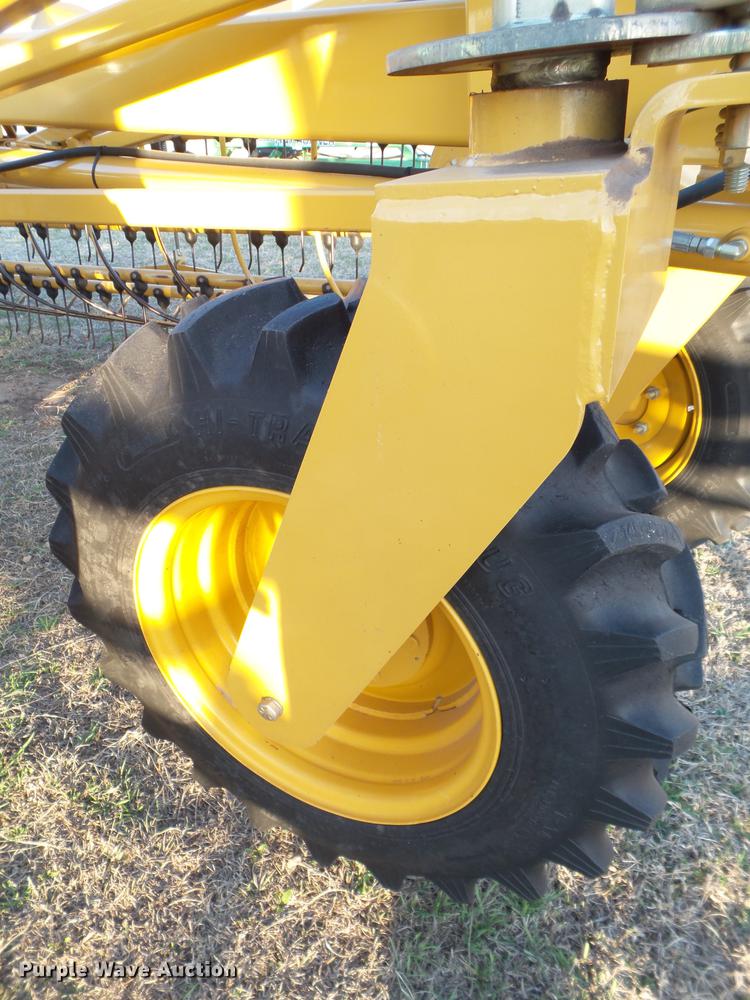 image for item EI9553 Vermeer R2300 hay rake