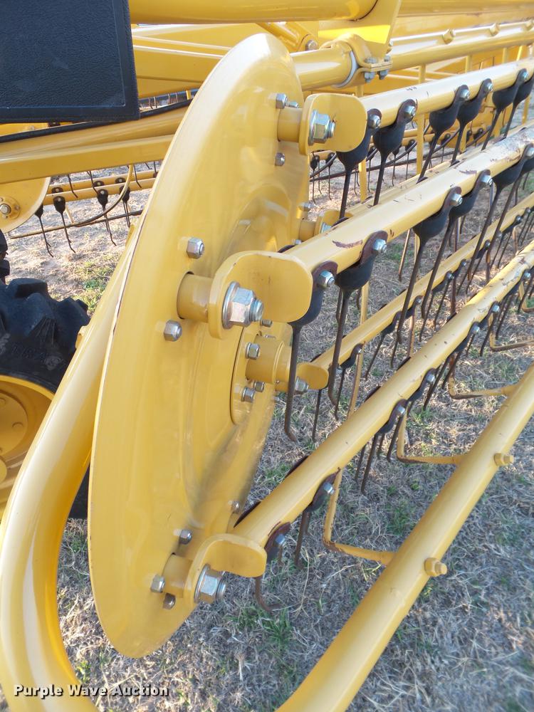 image for item EI9553 Vermeer R2300 hay rake