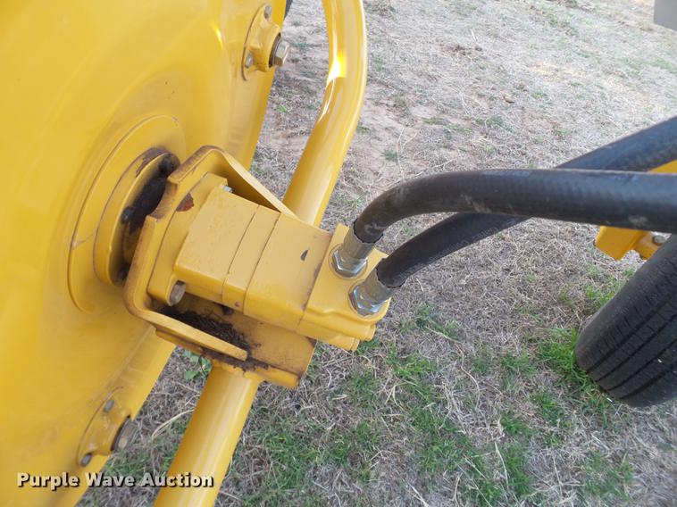 image for item EI9553 Vermeer R2300 hay rake