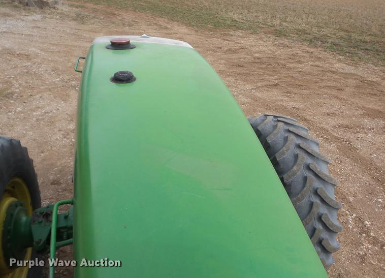 image for item EI9768 1992 John Deere 4960 tractor