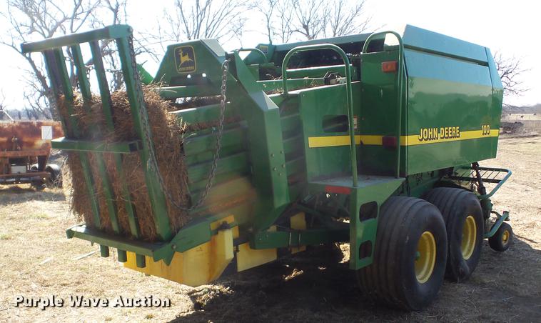 image for item EI9771 2001 John Deere 100 large square baler
