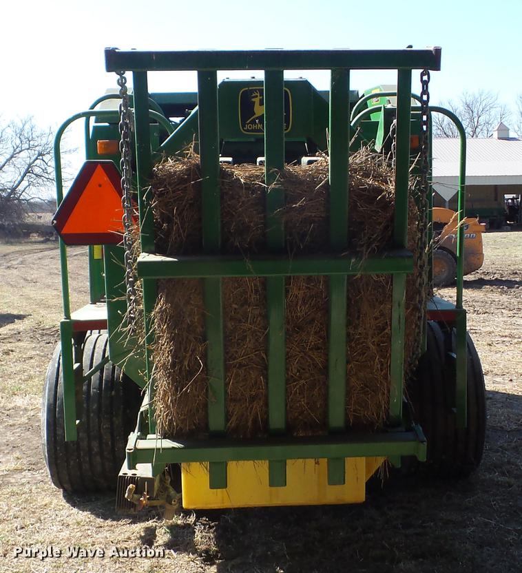 image for item EI9771 2001 John Deere 100 large square baler