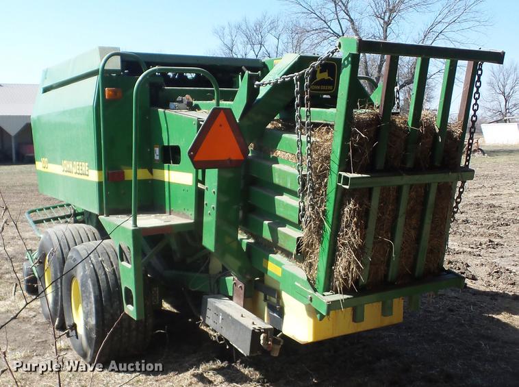 image for item EI9771 2001 John Deere 100 large square baler