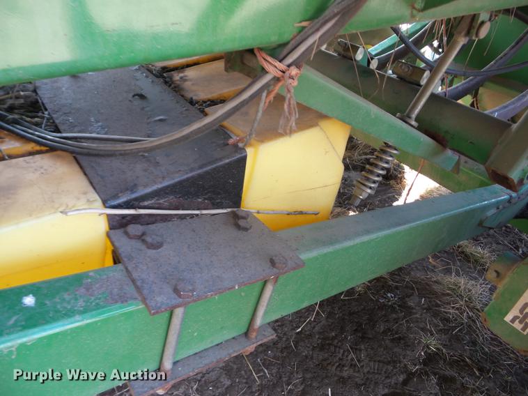 image for item EI9771 2001 John Deere 100 large square baler