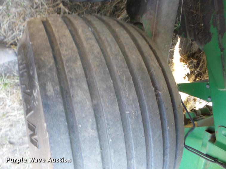 image for item EI9771 2001 John Deere 100 large square baler