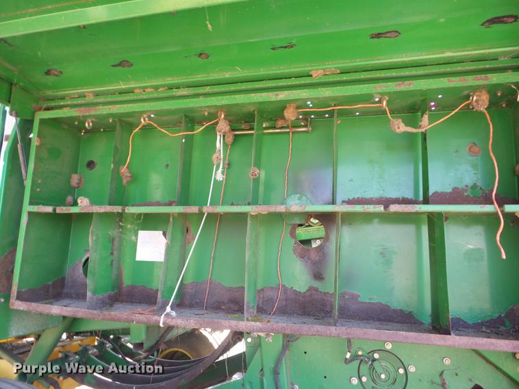 image for item EI9771 2001 John Deere 100 large square baler