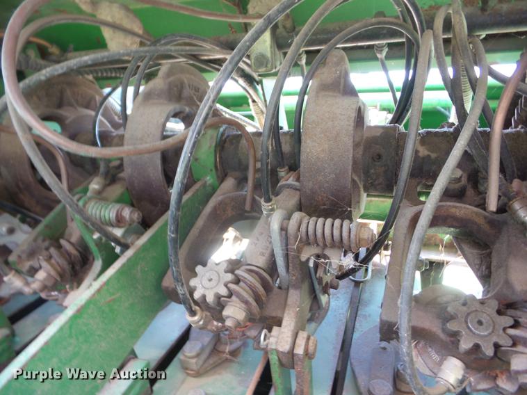 image for item EI9771 2001 John Deere 100 large square baler