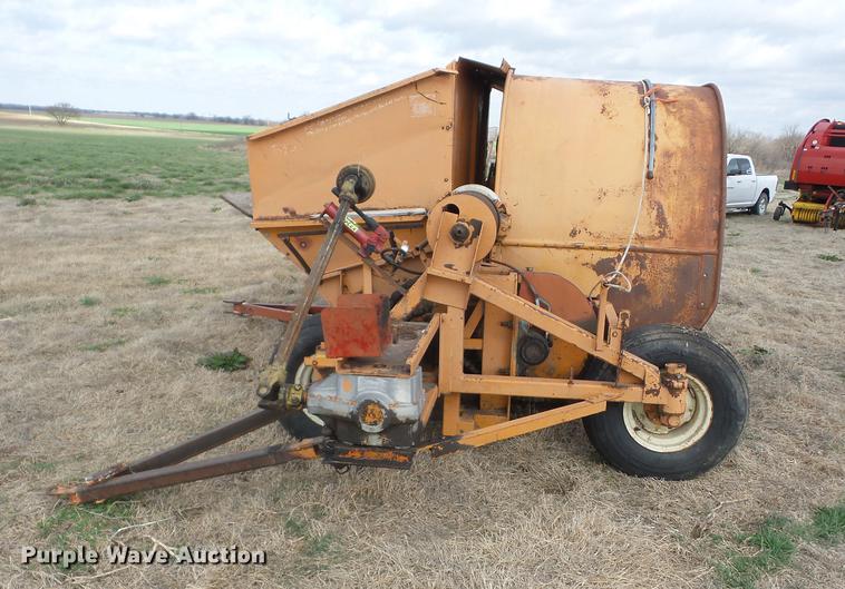 image for item EI9778 Kelly-Ryan silage / grain bagger