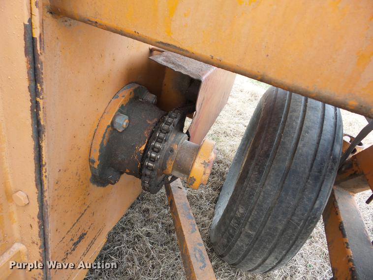 image for item EI9778 Kelly-Ryan silage / grain bagger