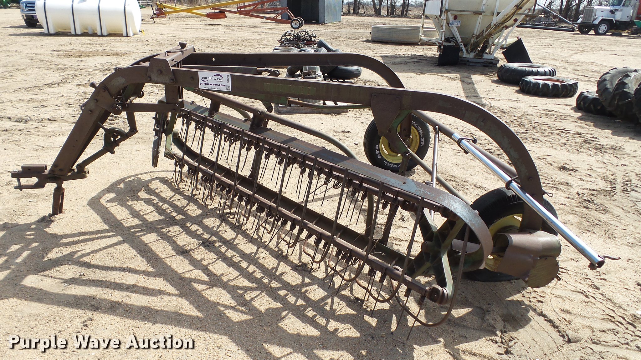 John Deere LR2 hay rake in Kinsley, KS Item DC4228 sold Purple Wave