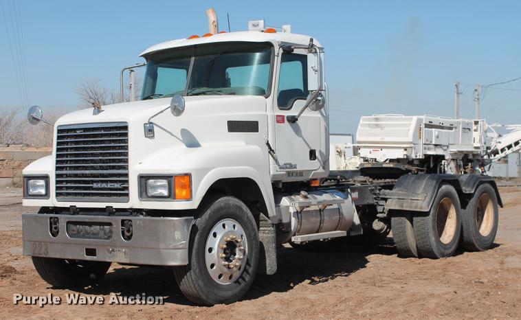 image for item DB5162 2008 Mack CHU613 semi truck
