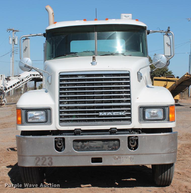 image for item DB5162 2008 Mack CHU613 semi truck