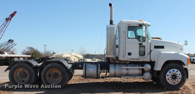 image for item DB5162 2008 Mack CHU613 semi truck