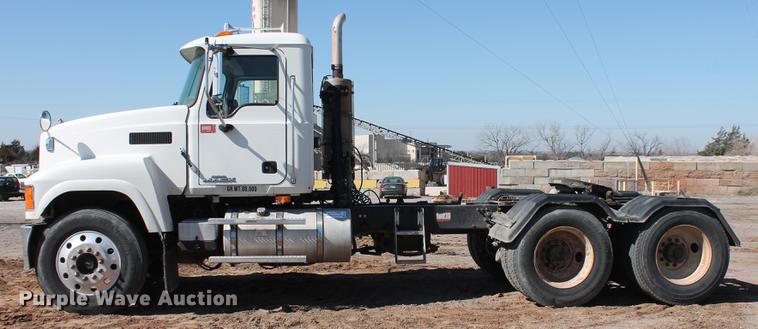 image for item DB5162 2008 Mack CHU613 semi truck