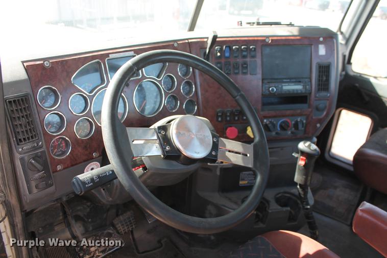 image for item DB5162 2008 Mack CHU613 semi truck